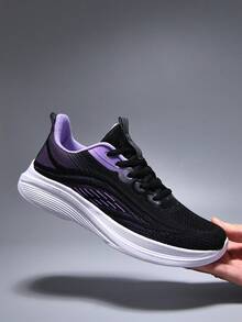 زوج من أحذية الجري الحضرية النسائية ، خفيفة الوزن ومريحة للسفر والمشي في الأماكن الخارجية، موديل جديد للربيع والصيف 2025 من قماش الشبك الخفيف والمنفذ للهواء، أحذية جرى متعددة الاستخدامات شعبية - الأرجواني - مشاهدة 3