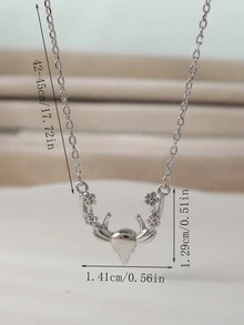 1個流行的簡約款925純銀馴鹿吊墜項鍊,作為女士生日禮物