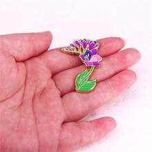 紫色花襟花, 鳶尾花胸針,金屬製的針可以用來固定在女士服裝上,是節日禮物的好選擇