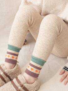 1 peça leggings térmicas com estampa de coração listrado bicolor para meninas, outono e inverno, confortáveis, macias e modernas, adequadas para uso diário ou presentes de feriado