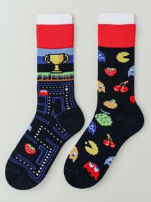 1双个性化卡通A/B不对称袜子，适合户外和休闲穿着，创意女袜