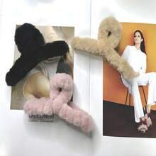 1pc Plush Claw Clip Hair Accessory With Large Ball - Black - View 1