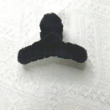 1pc Plush Claw Clip Hair Accessory With Large Ball - Black - View 4