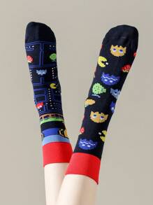 1双个性化卡通A/B不对称袜子，适合户外和休闲穿着，创意女袜