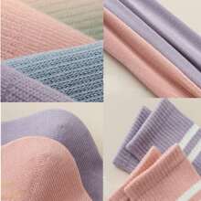 專業瑜珈襪適合女士,防滑中間筒襪適用於室內健身,舞蹈,普拉提,運動襪子適用於女士們