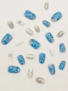 24入組短橢圓形假指甲片,藍色珍珠月亮設計,法式超美美甲貼紙。設計優美,時尚、簡單、自然貼合。附贈1支指甲文件、1片凝膠貼片和1支指甲卸妝液,方便使用。適合節日、購物、派對、約會、跳舞和日常佩戴。可重複使用。 - 寶藍色 - 查看 4