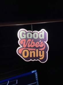 Only Good Resonance有趣的汽車空氣清新劑,配有黑色通風口夾和日式卡通鏡子掛飾,適用於車輛、衛生間、客廳和臥室,帶有香氛香袋