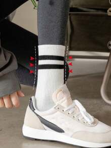 女士兩條條的純鯊魚褲襪,少女們的中短筒襪子,時尚運動條紋長襪適用於戶外 - 白色 - 白色 - 查看 4