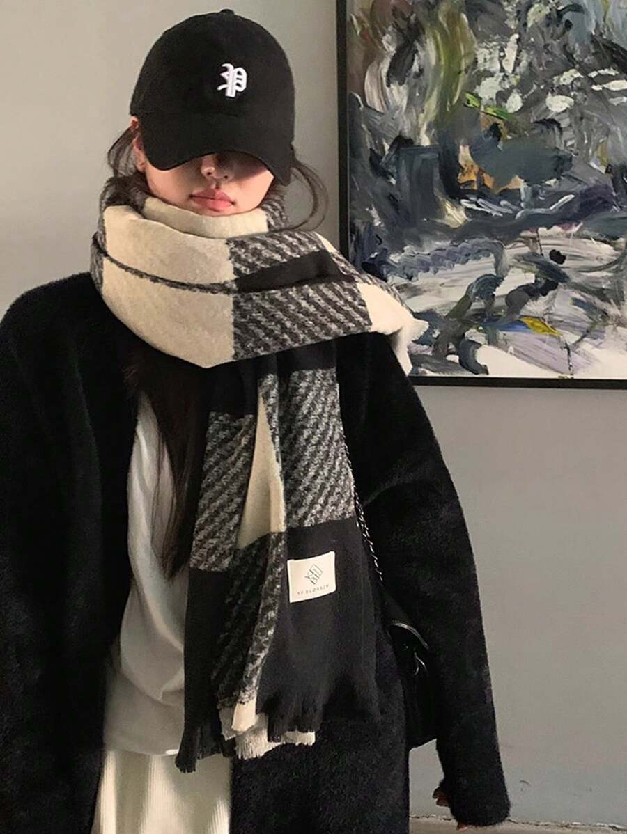 1pc Women's Black & White Polyester Plaid Neck Warmer Scarf For Fall And Winter Accessories Women