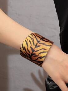 1pc Tiger Shaped Personalized Fashionable Ins Style Open Cuff Bracelet - Coffee - View 1