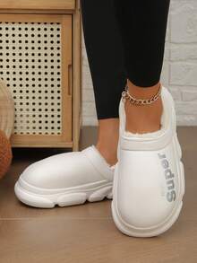 女款防水保暖鞋,配有防滑厚底和厚高跟,適用於冬季