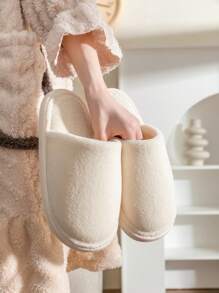 Women’s Plush Non-shedding Lightweight Soft Sole Stomping Feeling Warm Breathable Washable Seam-sewn Solid Color Pack-toe Slippers Home Slippers 2.5mm Thick Flat Sole House Slippers Simple Women’s Student Dormitory Home Bedroom Courtyard Office Replacement Shopping Going Out Outdoor Winter Autumn Warm White Upper Slippers - White - View 3