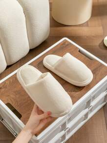 Women’s Plush Non-shedding Lightweight Soft Sole Stomping Feeling Warm Breathable Washable Seam-sewn Solid Color Pack-toe Slippers Home Slippers 2.5mm Thick Flat Sole House Slippers Simple Women’s Student Dormitory Home Bedroom Courtyard Office Replacement Shopping Going Out Outdoor Winter Autumn Warm White Upper Slippers - White - View 2