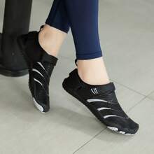 TOLLN Women's Indoor Gym Special Anti slip Comprehensive Training Shoes