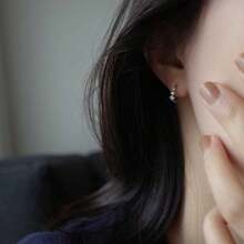 1對優雅的銅鑲嵌水晶和銀色掛墜耳環,女性時尚珠寶耳針