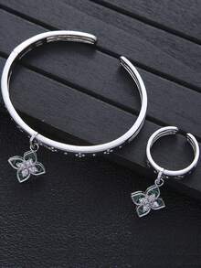 1 套經典復古銀花吊墜開口手鐲和戒指組合女式,適合日常佩戴