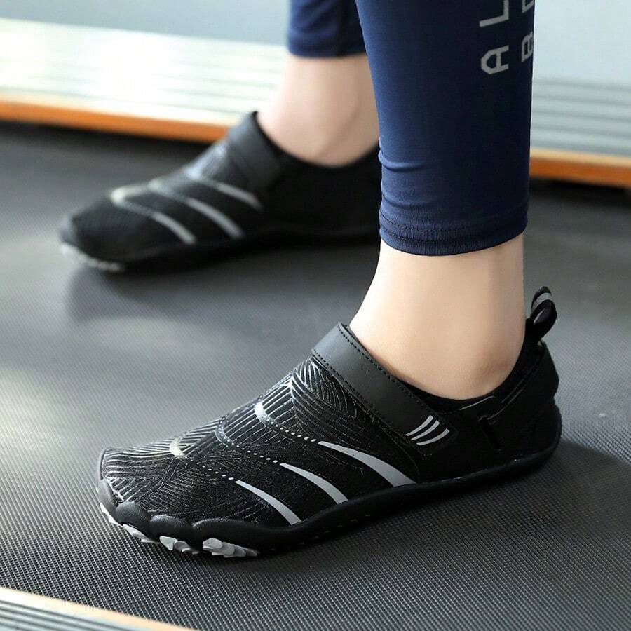 TOLLN Women's Indoor Gym Special Anti slip Comprehensive Training Shoes