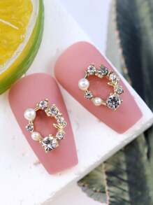 10 件合金蝴蝶和花朵形状美甲配件和人造珍珠装饰