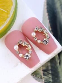 10 件合金蝴蝶和花朵形状美甲配件和人造珍珠装饰