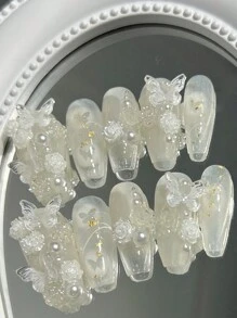 10 件手工制作的长棺材形假指甲，浅蓝色，水晶极光蝴蝶花，白色山茶花仿珍珠水钻，优雅的手绘图案，可拆卸美甲，芭蕾风格，手指加长，全覆盖美甲套装，适合派对、日常佩戴、重复佩戴，包括粘性果冻，1 个指甲锉，1 个角质层推杆按压指甲美甲用品