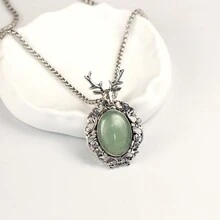 1個時尚優雅的雕刻鹿角墜飾項鍊,鑲有寶石,適合情侶的聖誕禮物