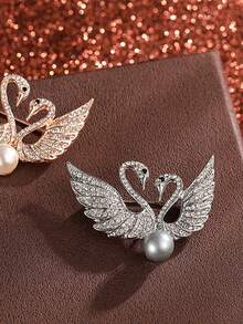 1只銀色天鵝形胸針,優雅女性高級胸針,適用於西裝外套裝飾用的胸花,金色扣子,防滑扣環