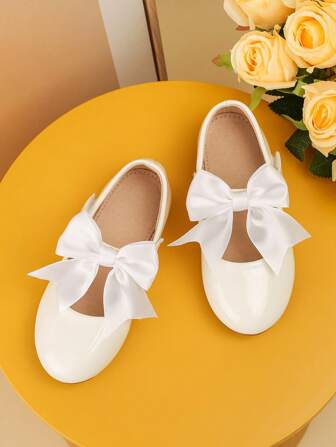 2025 Scarpe da principessa piatte, da esterno, con decorazione floreale fatta a mano e chiusura a strappo, adatte per tutte le stagioni