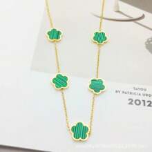 1件女士幸運草花紋不鏽鋼頸鏈，獨特梅花吊墜鎖骨鏈歐美時尚優雅多層頸鍊 - 綠色 - 查看 2