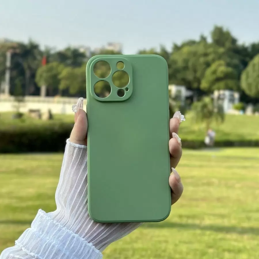 1个绿色液态硅胶双层绒内衬手机壳，简约防摔，兼容 15 Pro Max、三星A14、红米手机，国际版，非国内版