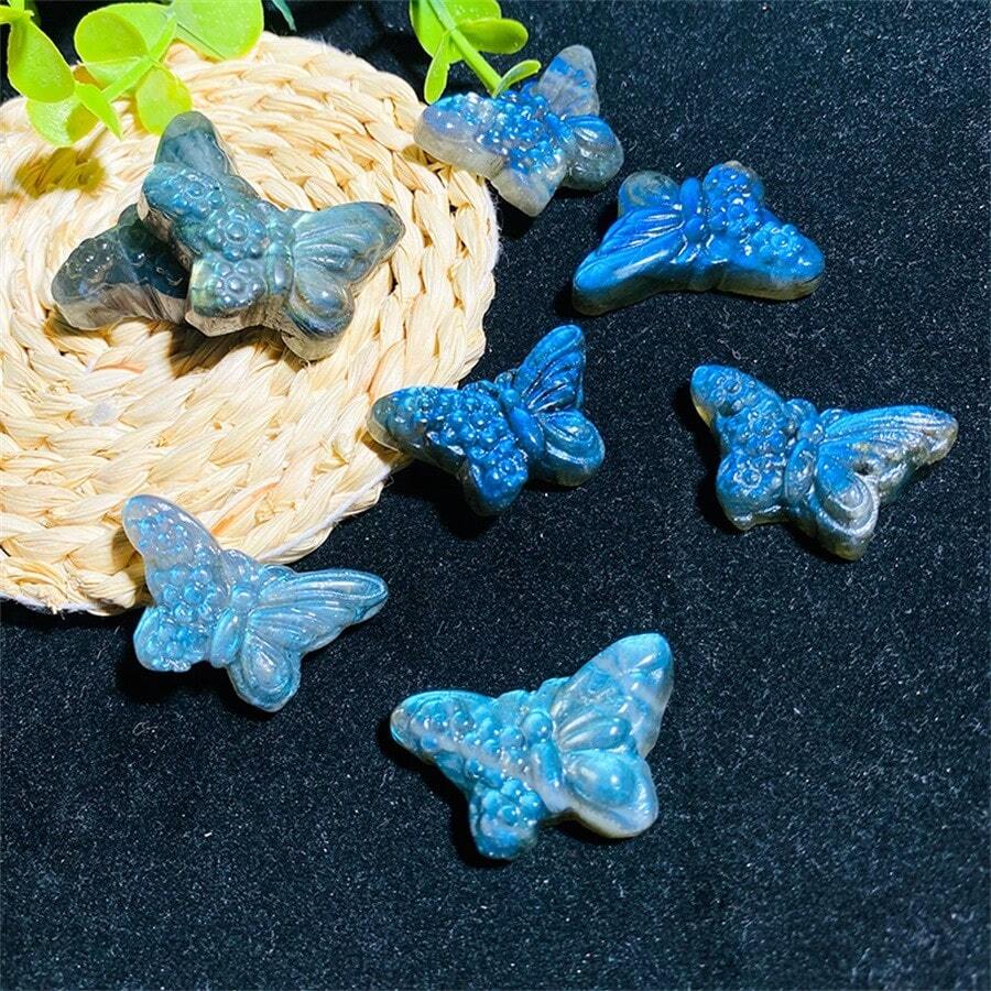 1入自然療癒水晶萊姆石棺材麵包,萊姆石蜻蜓,萊姆石眼,萊姆石蝴蝶,萊姆石玫瑰,萊姆石蝴蝶仙子,萊姆石月亮獨角獸,萊姆石月亮太陽,萊姆石愛之翼,用於房間裝飾、手工藝品裝飾的雕刻品 - 拉長石蝴蝶 - 查看 1