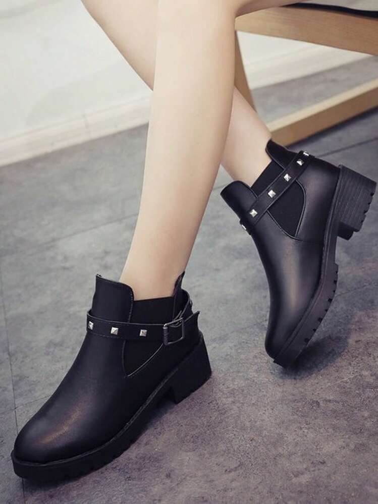 Chunky studded chelsea boots hotsell