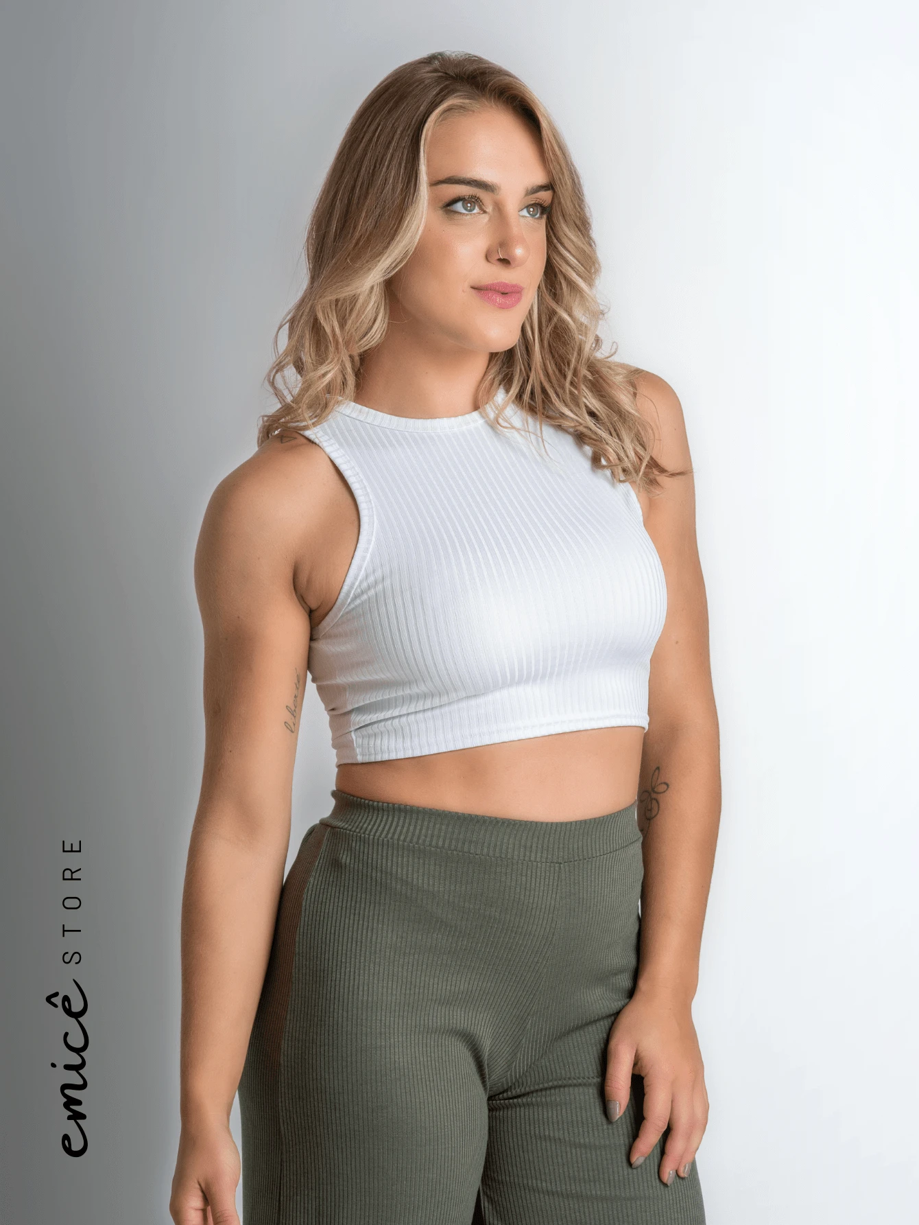 Women Basic Tops - ホワイト - チェックする 1