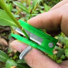Stainless Steel Thumb Knife For Garden, Finger Ring Knife For Picking, Vegetable Harvesting Tool, Random Color - Red - View 8