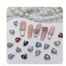 8 件合金、水晶和水钻装饰美甲配件
