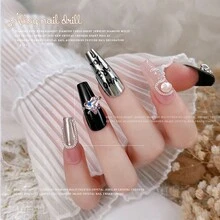 8 件合金、水晶和水钻装饰美甲配件