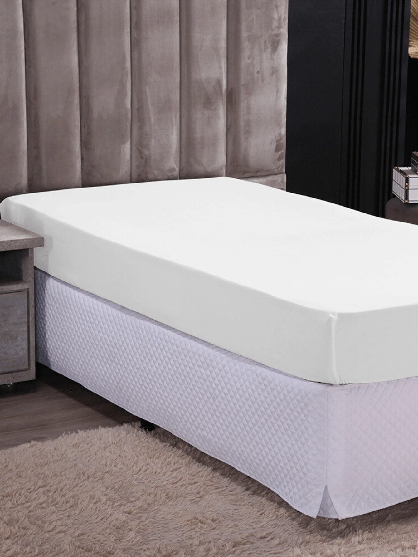 Fitted Sheets - White - View 1