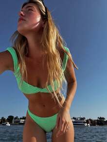 2025 Neuer sexy Vintage Rückenfreier Twist Blumen Gepolsterter Push-Up Badeanzug Zwei-Teiler Bikini Set, Einfarbiger Crinkle Stoff - Grün - Übersicht 6