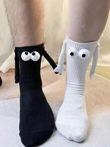 2pairs Fashionable Black & White Couple Hand In Hand Socks Suitable For Daily Use - Multicolor - View 3