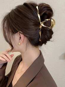 1入金屬金色女用髮卡，適合蓋頭髮型，髮飾