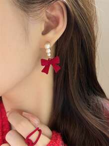 1 对红色毛绒人造珍珠蝴蝶结甜美复古时尚优雅耳环，适合女性在新年、圣诞节、情人节、婚礼、日常生活和节日、妈妈、母亲、母亲节、礼物佩戴