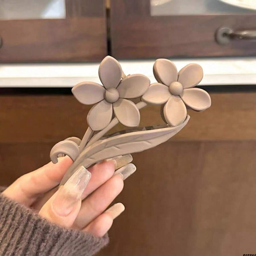 件裝女式花朵和梔子花形狀塑膠髮夾，黑色、卡其色、米色和深咖啡色，時尚多功能髮飾，適合辦公室和通勤四個季節