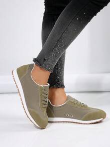 女款經典圓頭透氣平底訓練綁帶鞋，四季皆可穿著