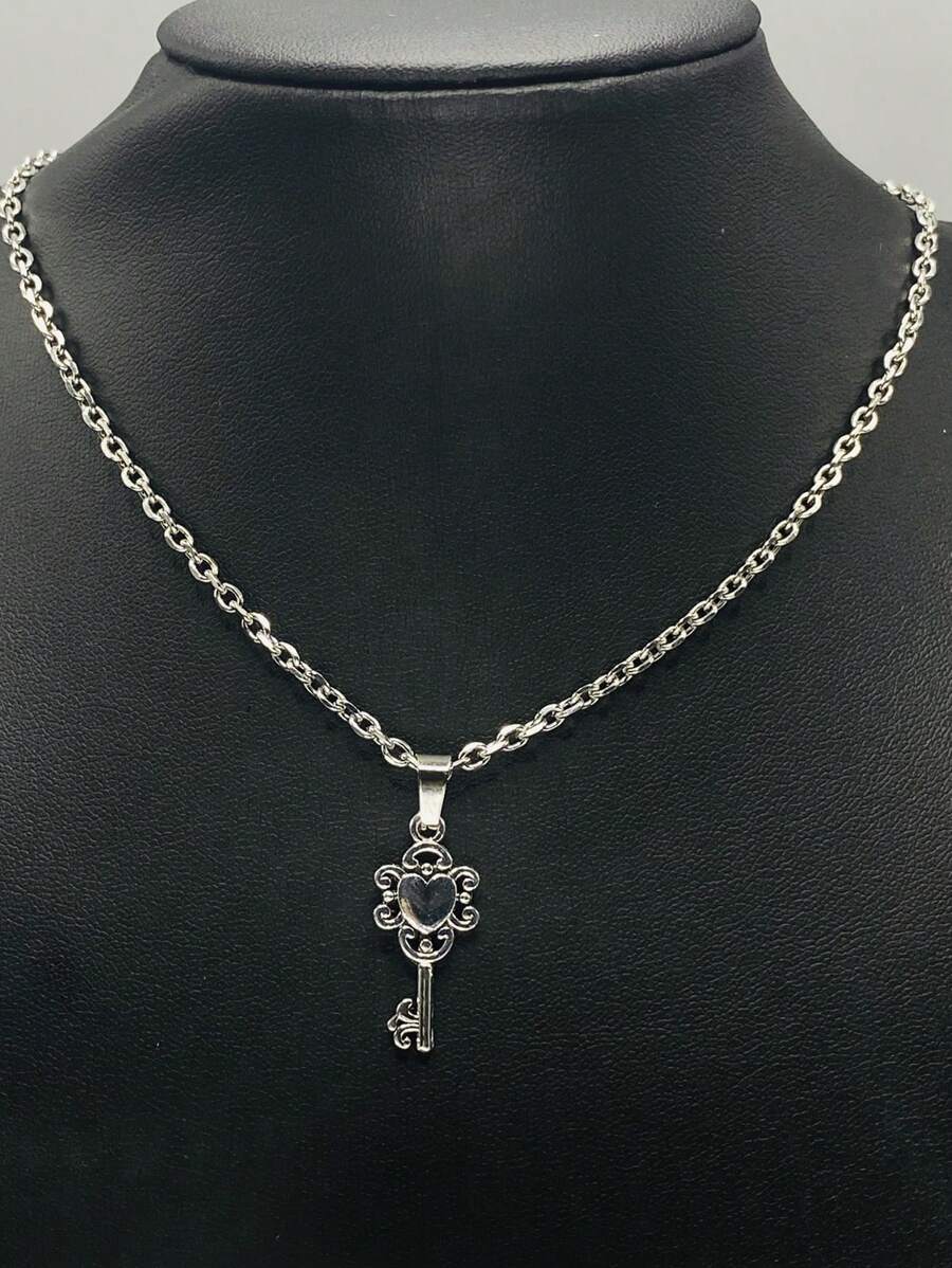 1入不銹鋼項鍊,設有古色古銀鑰匙吊墜,非常適合女性日常穿著