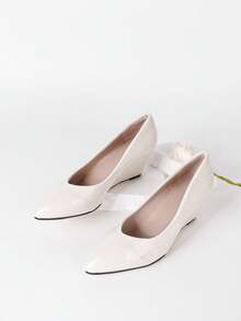 Tacones bajos de puntera (PU) con acabado espejado para mujer, versátiles y apropiados para el trabajo y uso casual, en color beige, para primavera y otoño - Beis - Ver 7