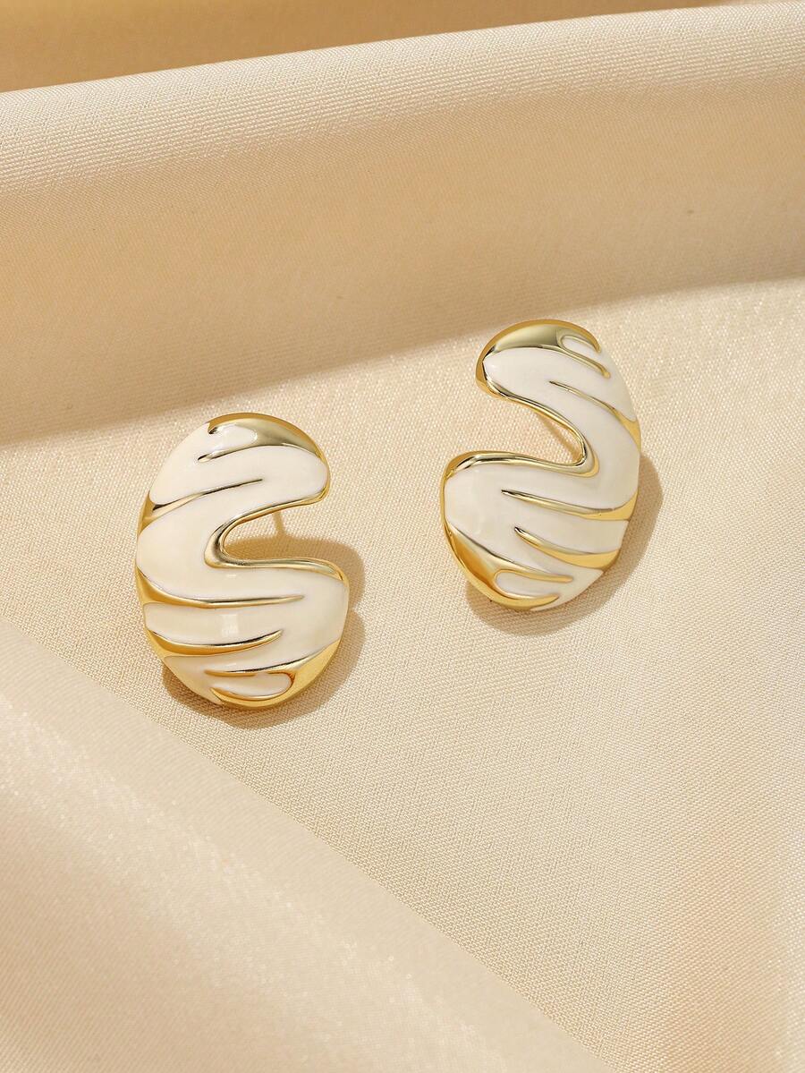 2pcs Metallic Enamel Asymmetrical Geometric Design Statement Earrings For Fashion Accessory - Beige - View 1
