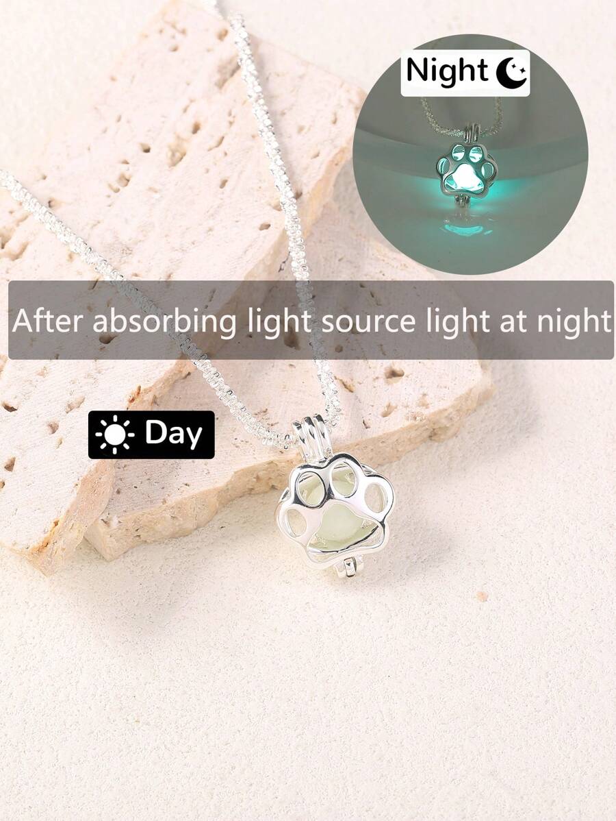 1 件时尚百搭闪亮镂空狗爪夜光吊坠项链，锁骨链采用铜镀银闪亮电缆设计（需要光照才能发光，没有光照就不会发光） - 銀色 - 查看 1