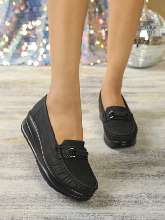 女性透氣舒適的空心滑入平台楔型鞋,適合休閒穿著