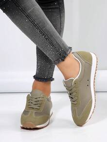 女款經典圓頭透氣平底訓練綁帶鞋，四季皆可穿著