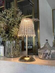 北歐風格熱門亞克力裝飾性桌燈,豪華極簡主義金屬led桌燈,臥室可充電夜燈。 - 杏色 - 查看 1