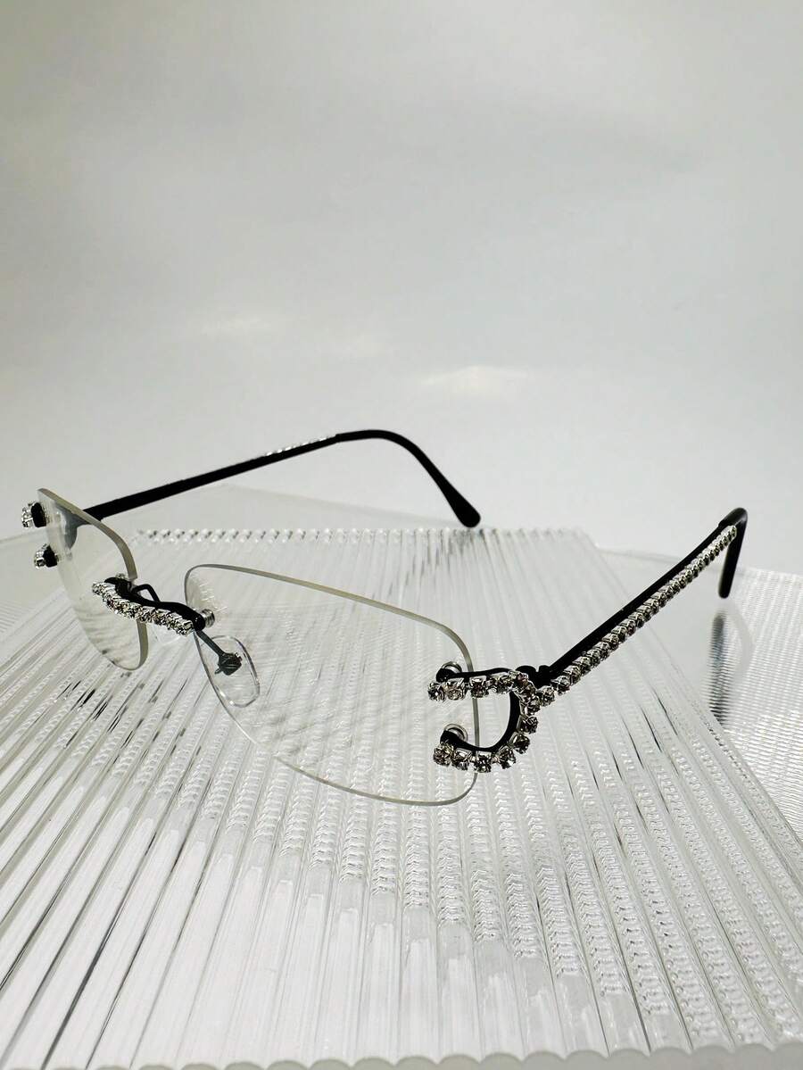 一副女士椭圆形椭圆形镜框，复古经典，80 年代末设计，奢华水钻装饰，金属无框设计，适合舞会装饰，眼镜，平面镜